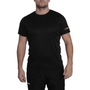 Dobsom Skill Tee Black on miellyttävän tuntuinen t-paita vaativaan harjoitteluun ja vapaa-aikaan. T-paita hengittää erinomaisesti pitää harjoituksetkin miellyttävänä.